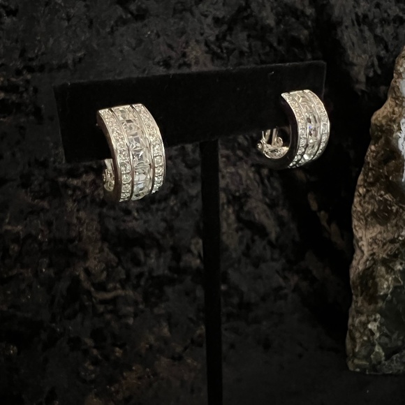 Curated Jewelry Set #30 - Necklace, Bracelet, Earrings *silver/black/rhinestones - Picture 6 of 8